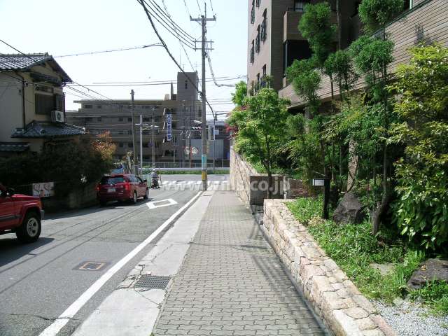 敷地の東側の道路
