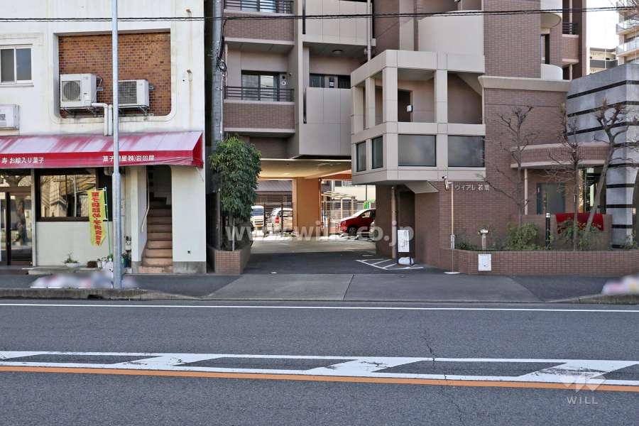 駐車場出入り口