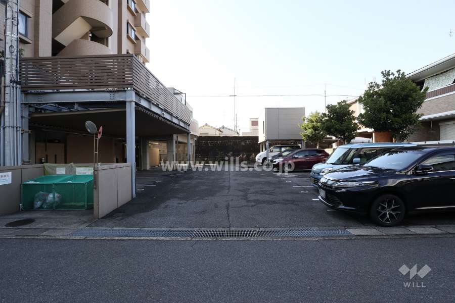 駐車場の出入り口