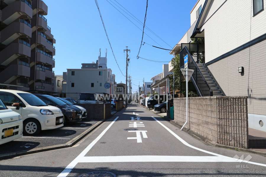 敷地北側の前面道路