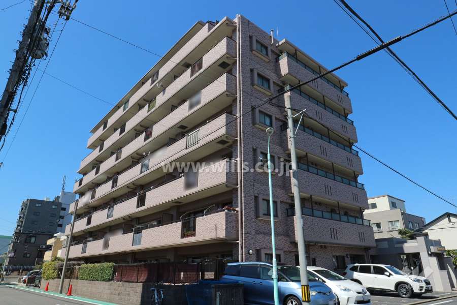 宝マンション志賀本通の外観（南東側から）