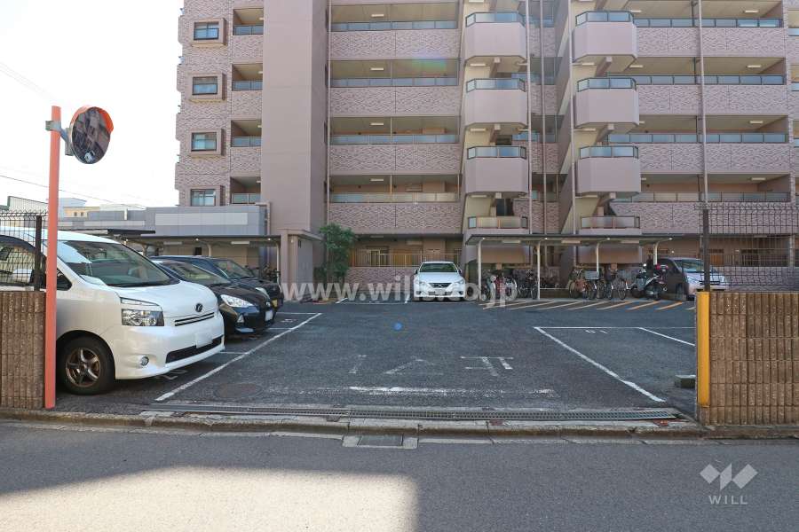 駐車場出入り口・敷地内駐車場（屋外平面式）