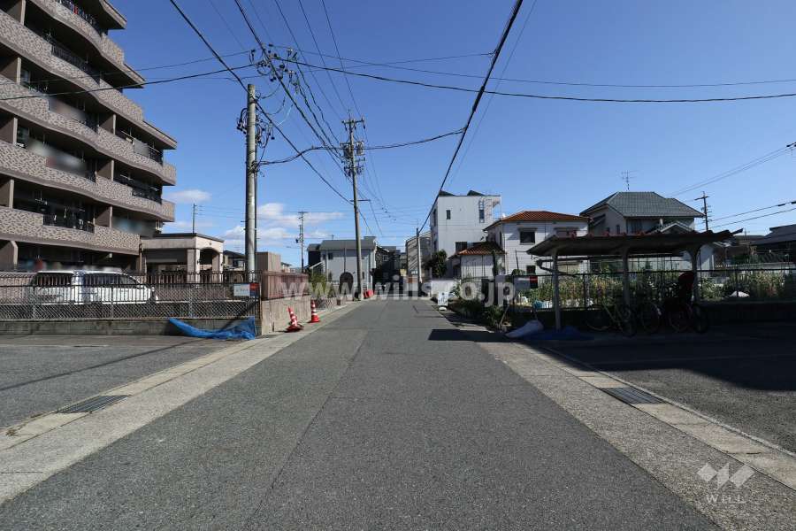 敷地南側の前面道路
