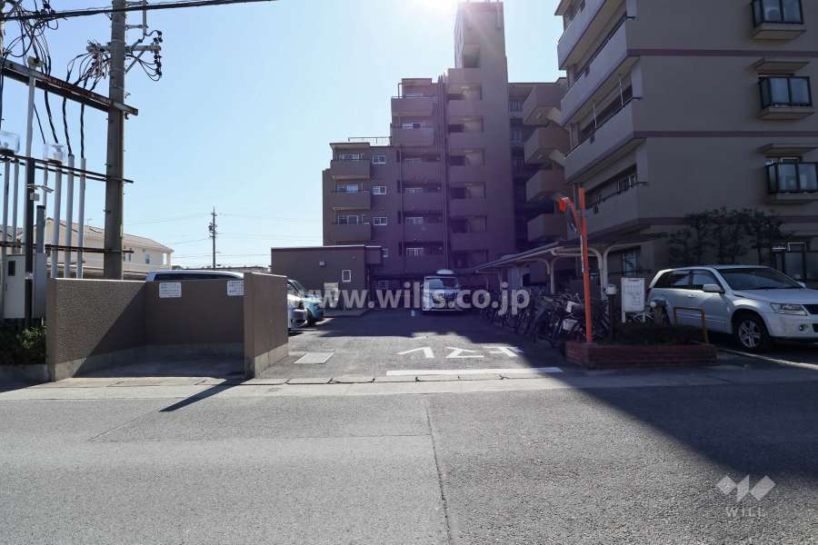 駐車場出入り口