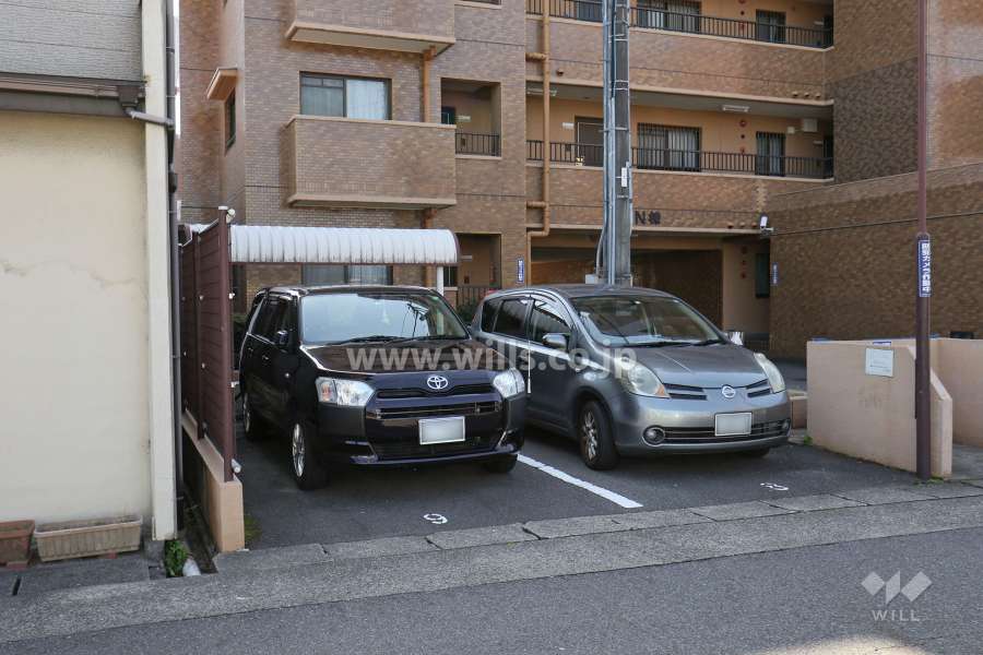 敷地内駐車場（屋外平面式）