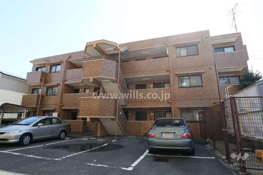 ネオハイツ楠S棟の外観（北西側から）