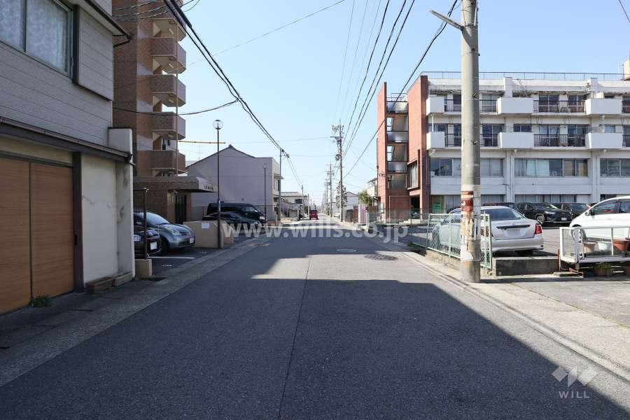 敷地北西側の前面道路