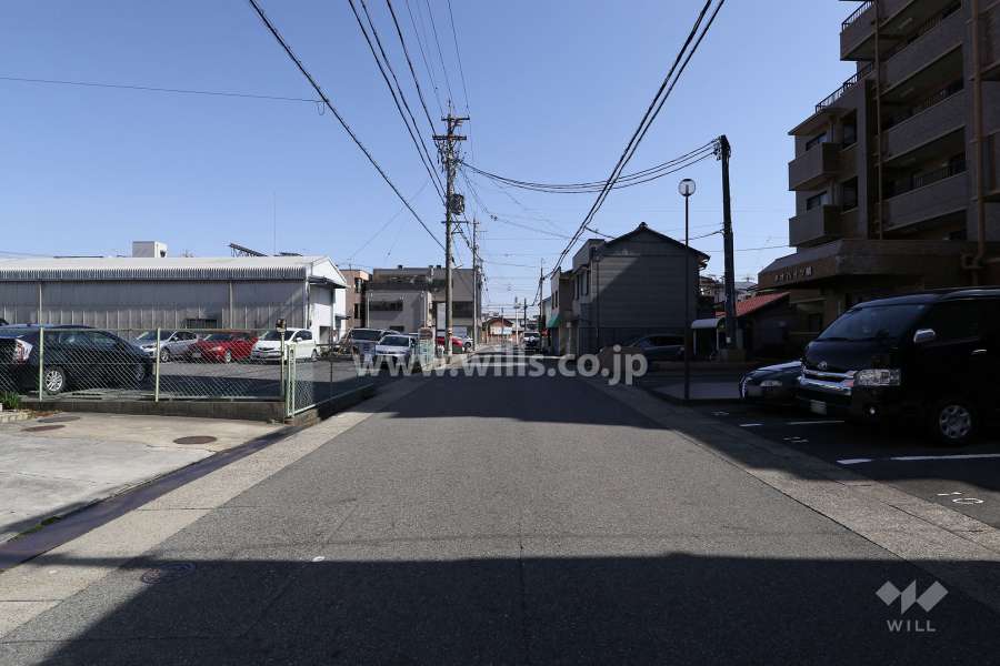 敷地北西側の前面道路