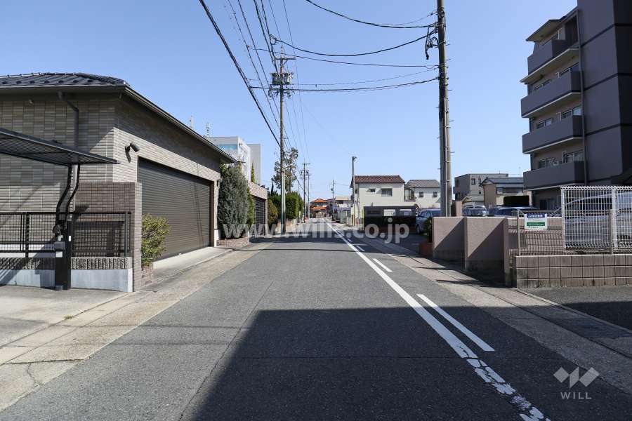 敷地北側の前面道路