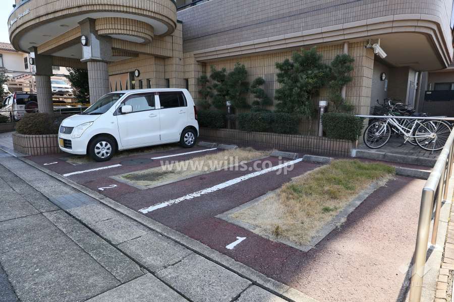 敷地内駐車場（屋外平面式）