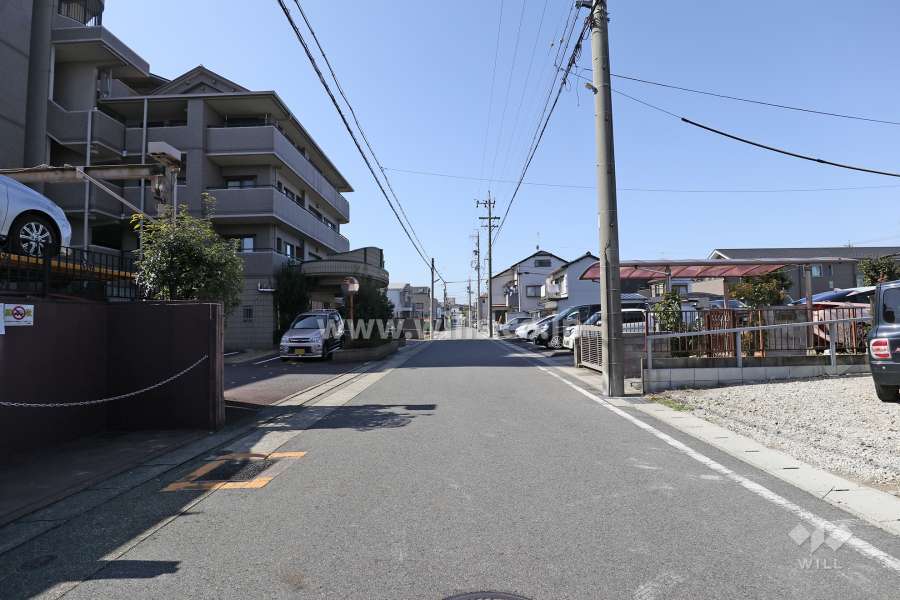 敷地北西側の前面道路