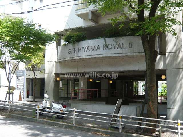 エントランス（店舗も入っています）