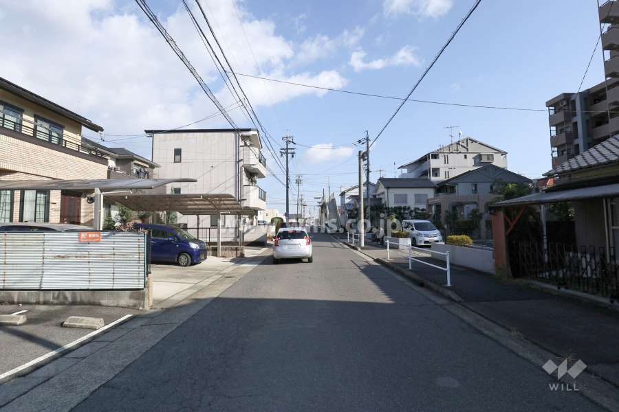 敷地北西側の前面道路