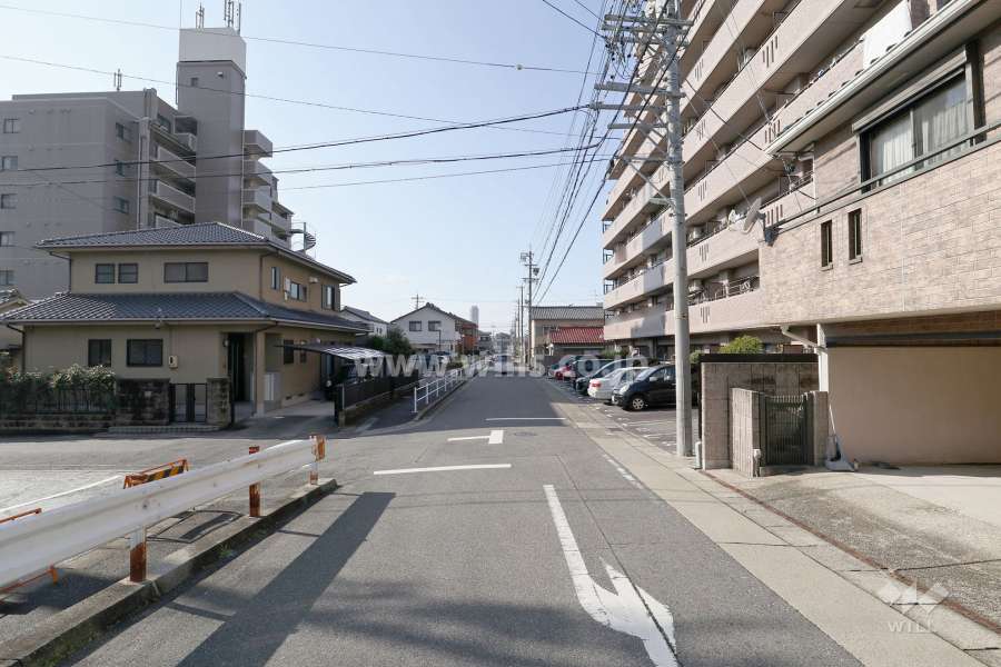 敷地南西側の前面道路