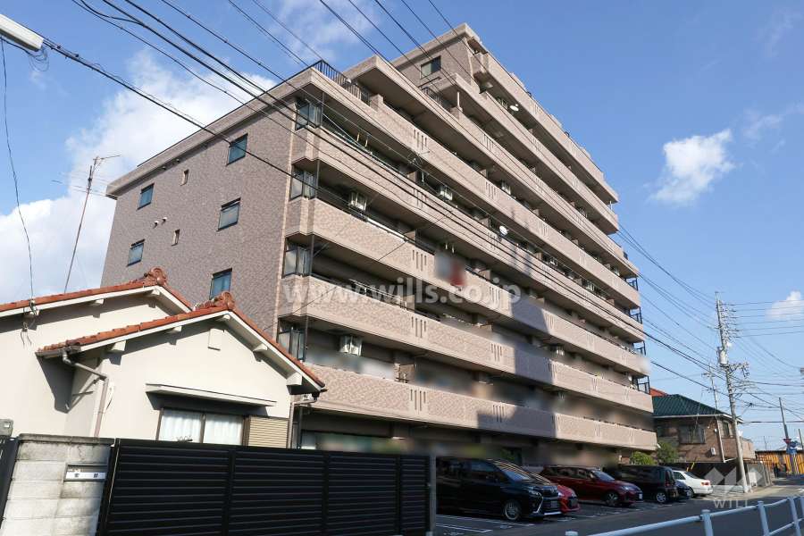 ネオハイツ楠2の外観（南西側から）