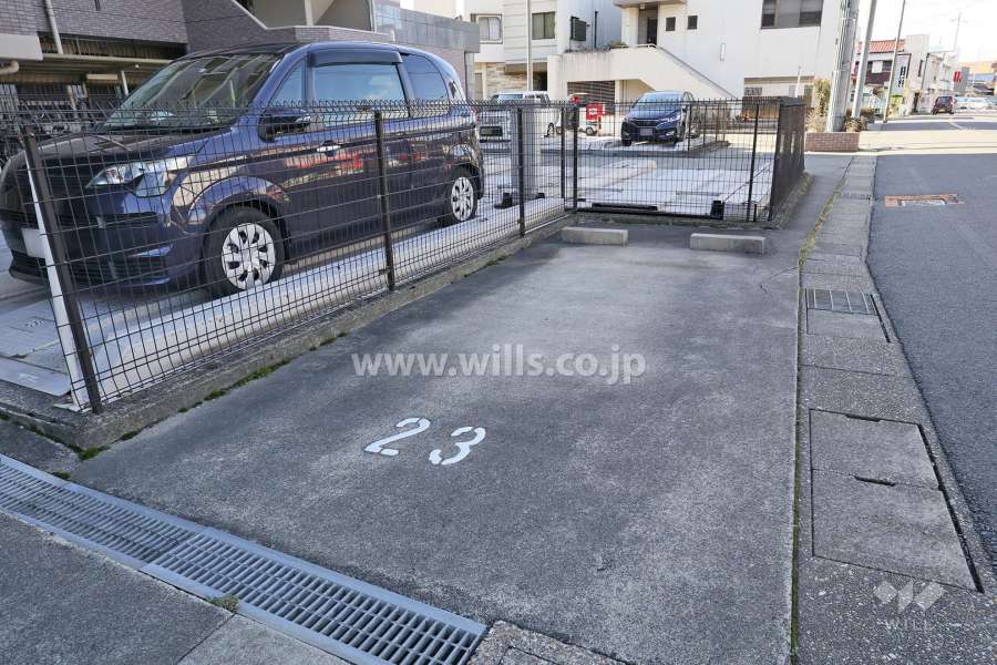 敷地内駐車場（屋外平面式、屋外機械式）