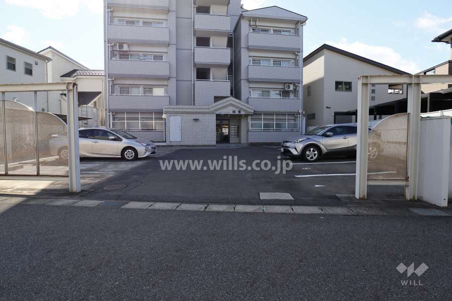 駐車場出入り口・敷地内駐車場（屋外平面式）