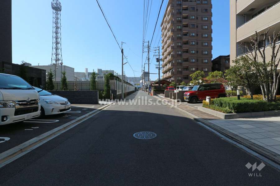 敷地北側の前面道路