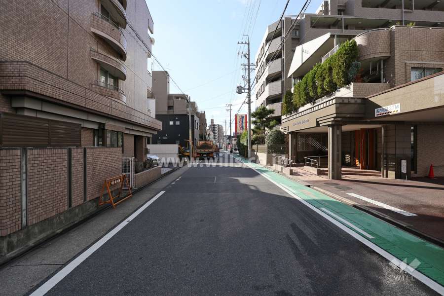敷地東側の前面道路