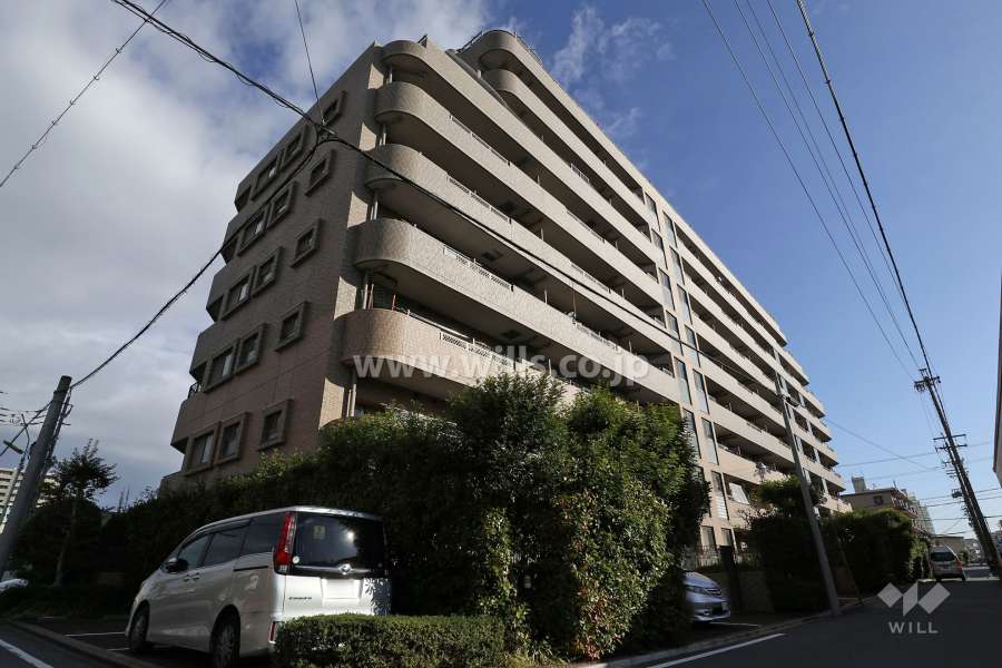 ライオンズマンション八龍町の外観（南西側から）