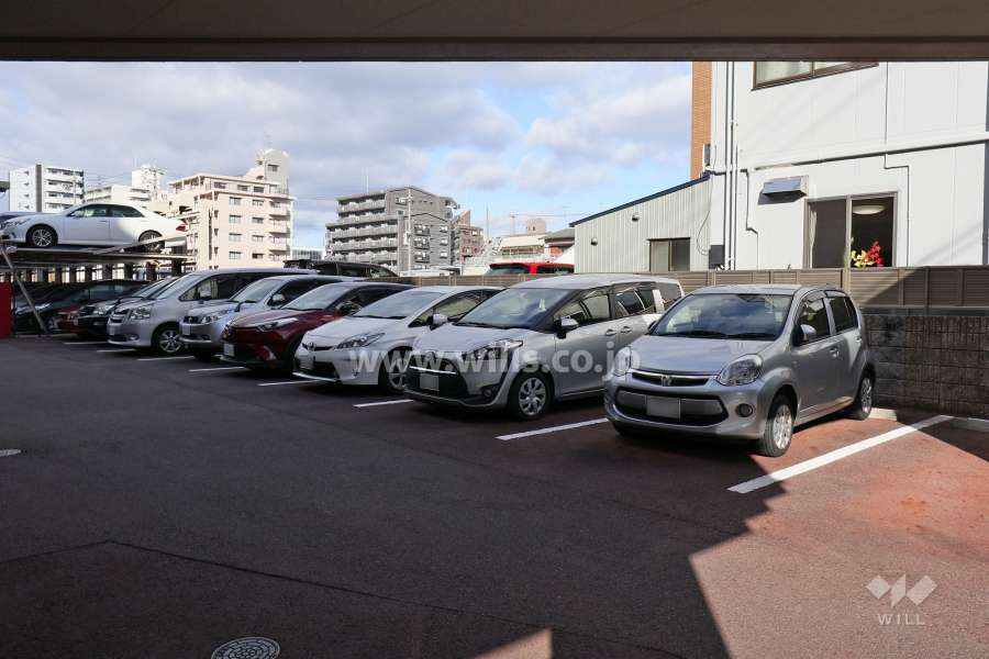敷地内駐車場（屋外平面式）