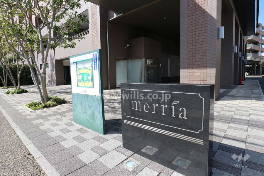 エントランスの銘板