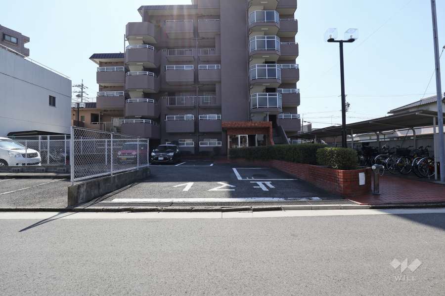 駐車場出入り口・敷地内駐車場（屋外平面式）