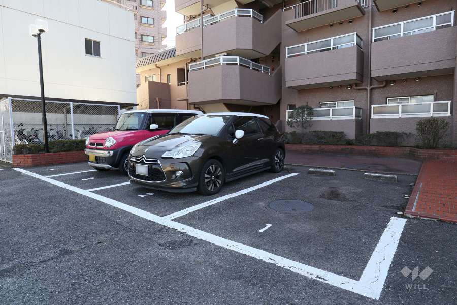 敷地内駐車場（屋外平面式）