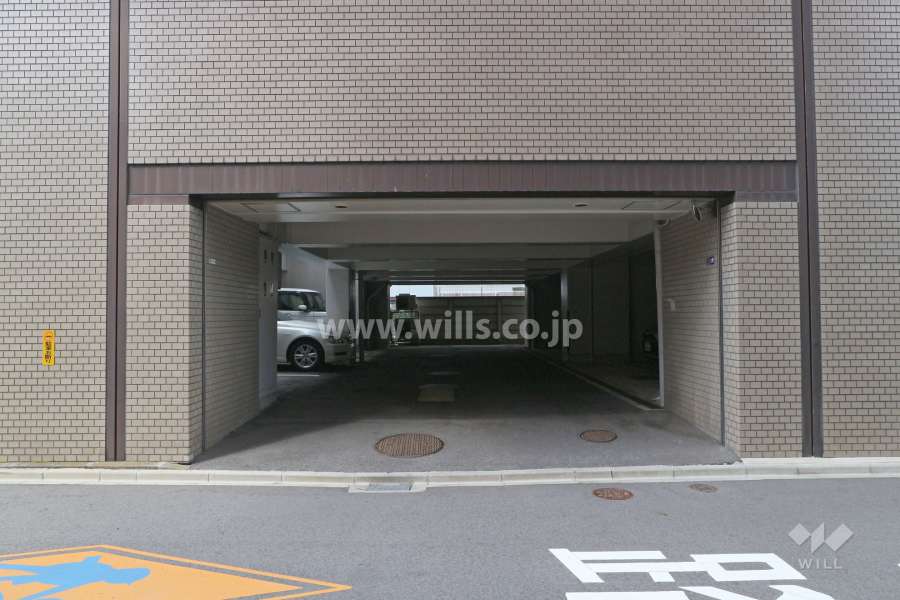 駐車場出入り口