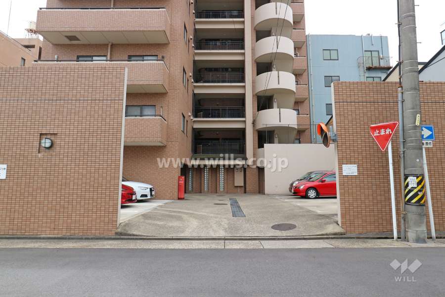 駐車場出入り口・敷地内駐車場（屋外平面式）