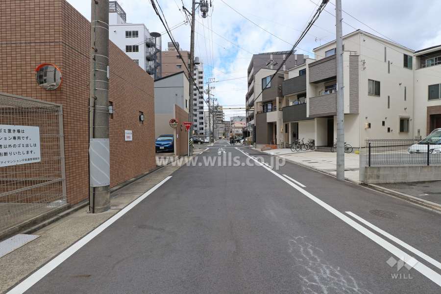 敷地北東側の前面道路