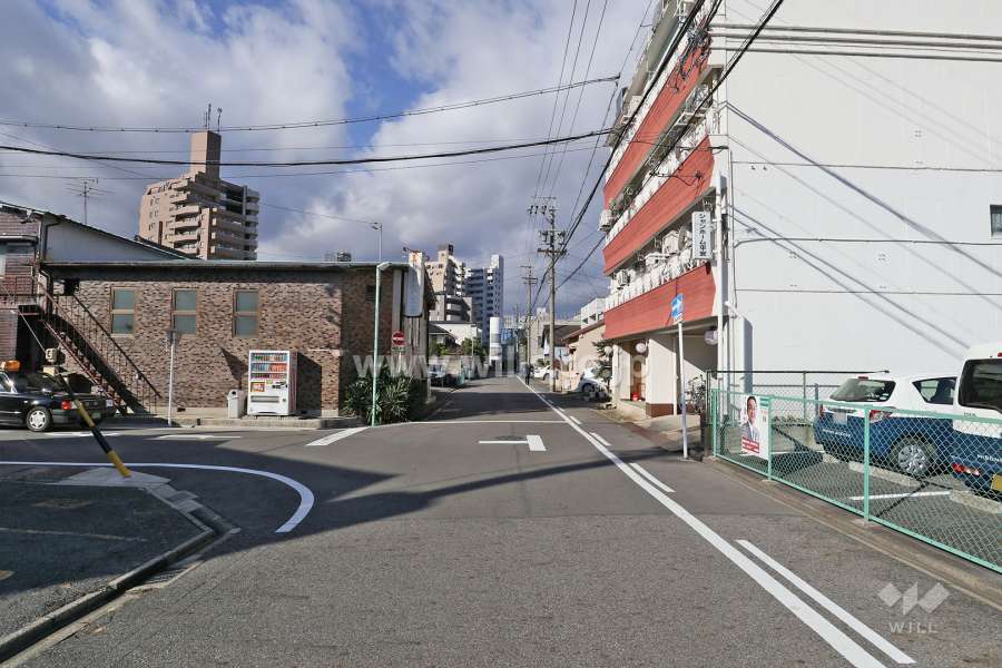 敷地南東側の前面道路