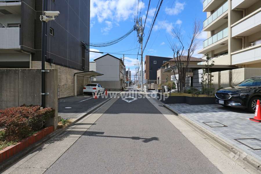 敷地南東側の前面道路
