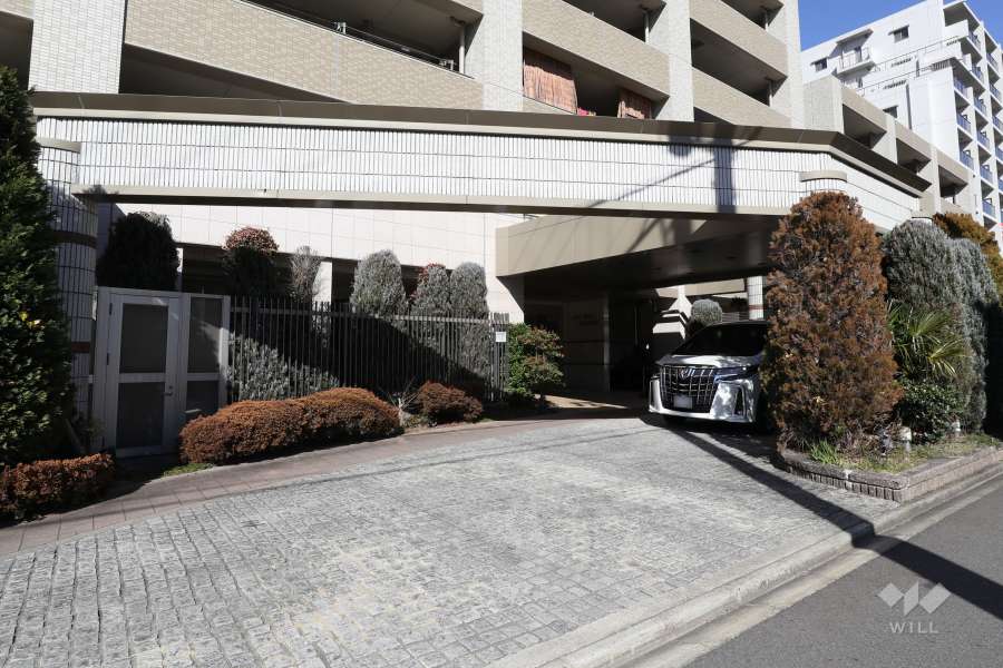 エントランス前の車寄せスペース