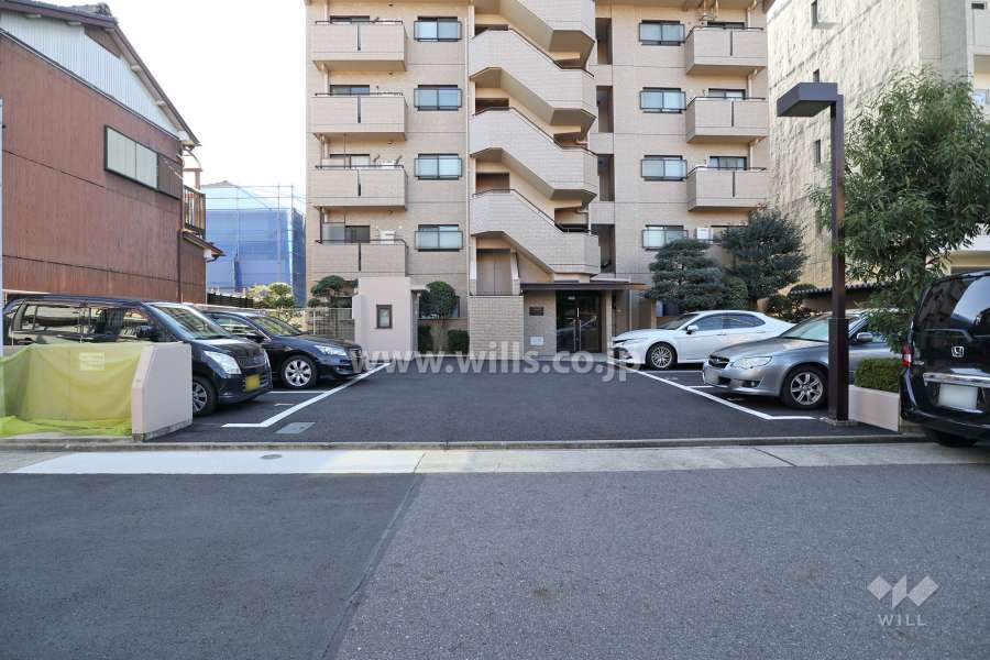 駐車場出入り口・敷地内駐車場（屋外平面式）