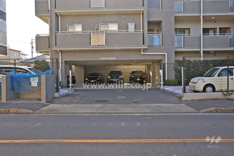駐車場出入り口・敷地内駐車場（屋内平面式、屋外機械式）