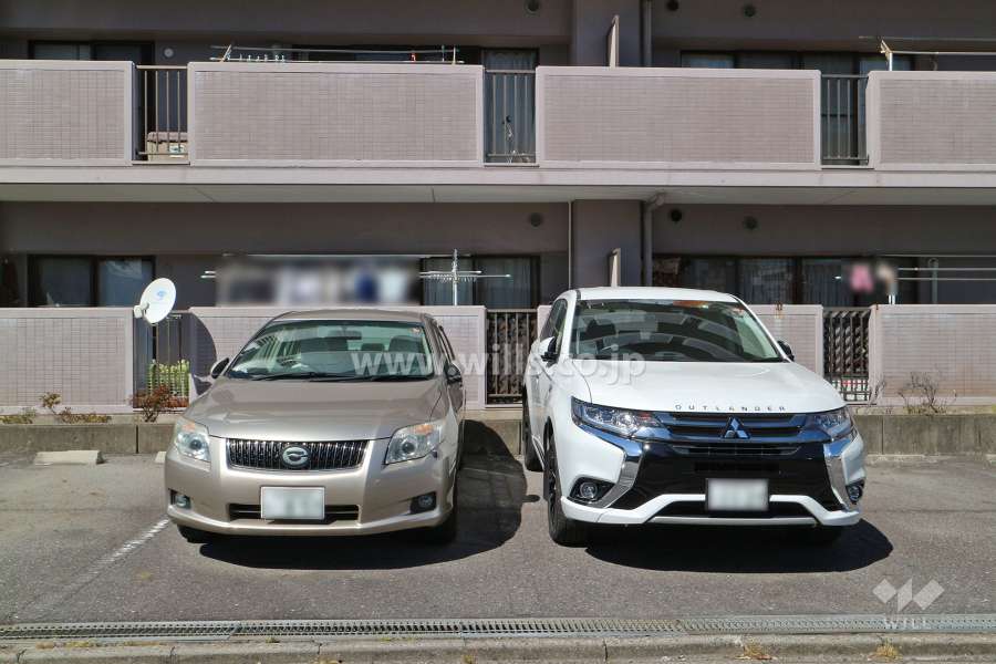 敷地内駐車場（屋外平面式）