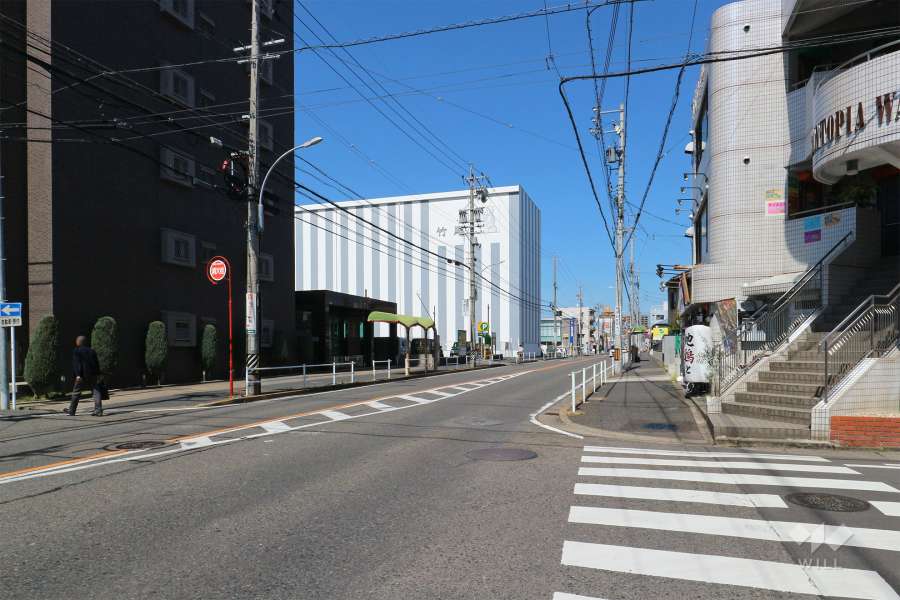 敷地東側の前面道路