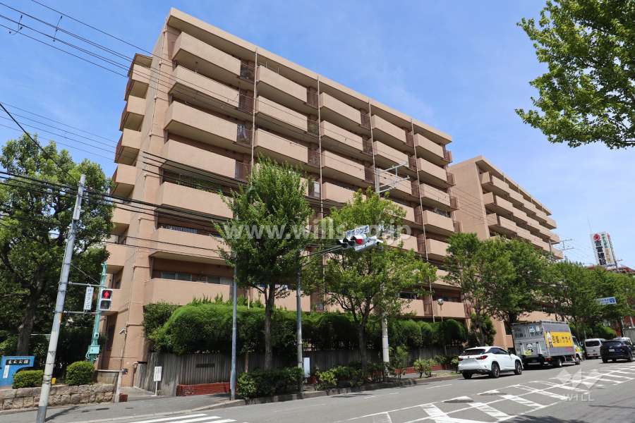 吹田ロイヤルマンションの外観（南西側から）