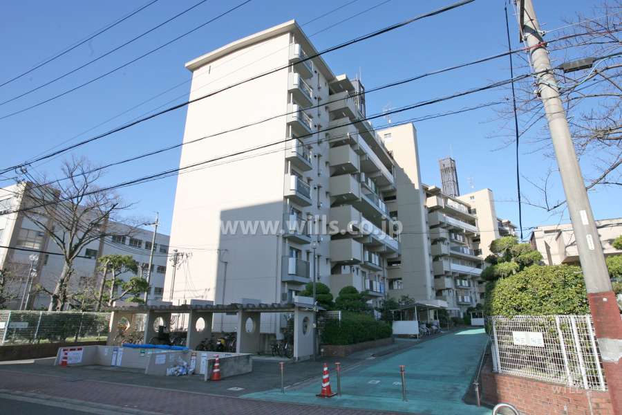 鳴海西団地1号棟の外観（北東側から）