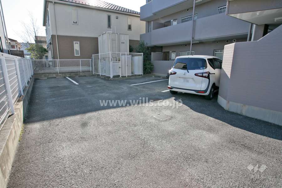 敷地内駐車場(屋外平面式)