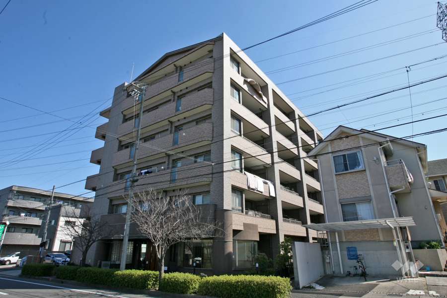 ディアクオーレ徳重の外観（南西側から）