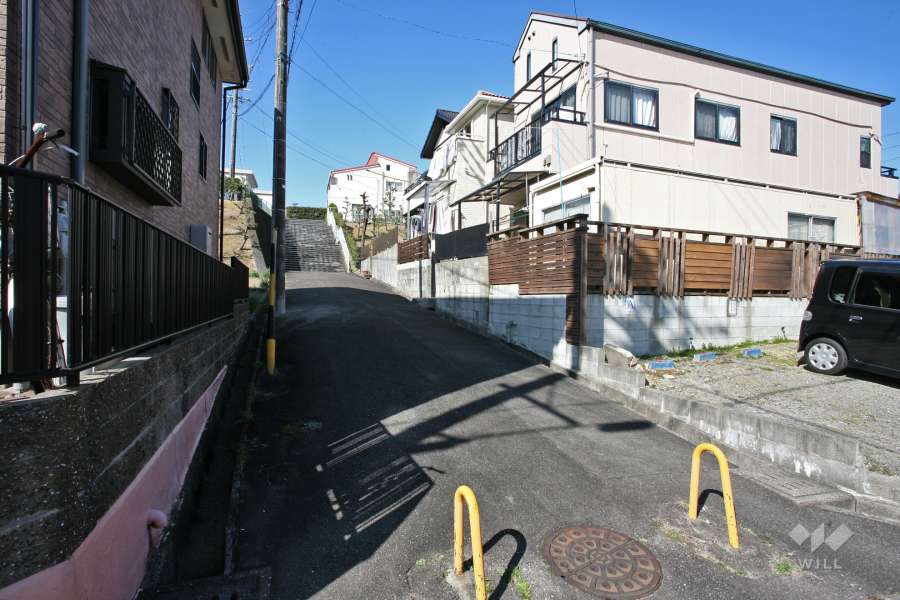 敷地入り口（東側）