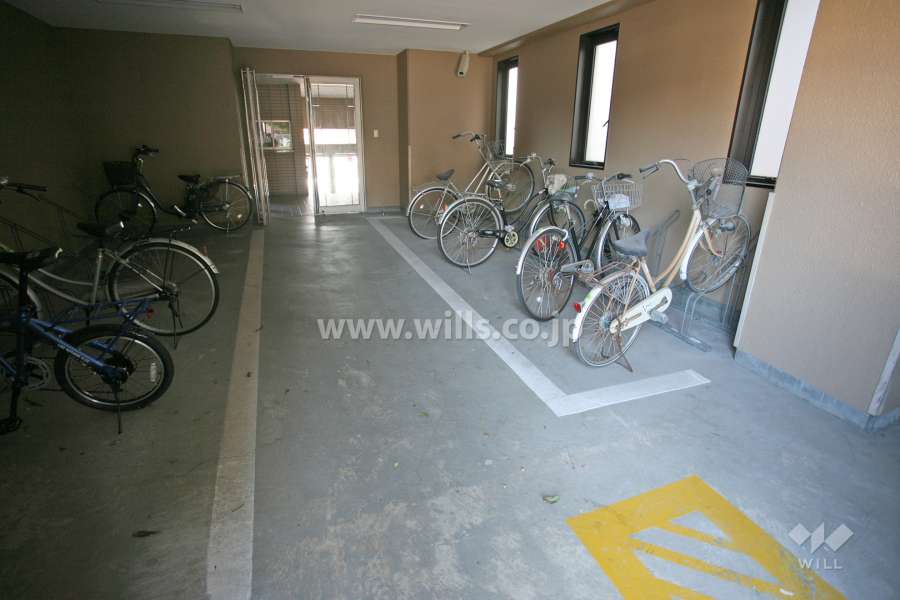 屋内に設けられた駐輪場