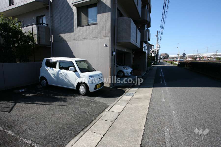 敷地内駐車場（屋外平面式）
