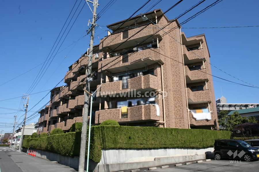 滝ノ水ロイヤルハイツの外観(南側から)