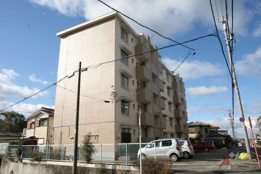 作の山マンションの外観