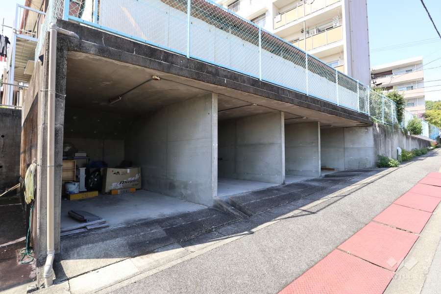 敷地内駐車場（屋内平面式）