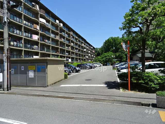 駐車場の出入り口