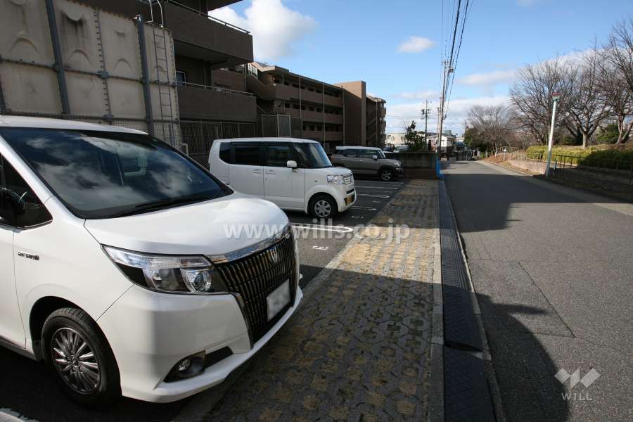敷地内駐車場（屋外平面式）